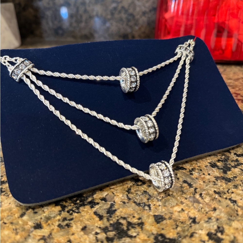 Elegant Silver Necklace with Crystal Accents